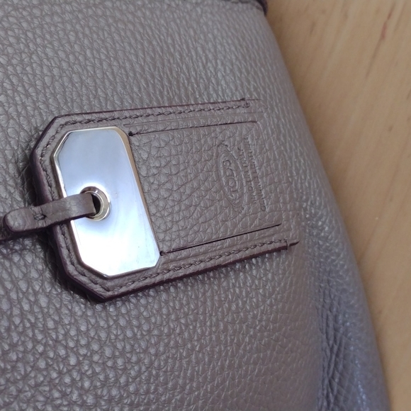 Tod's Joy Tote - Picture 13 of 17